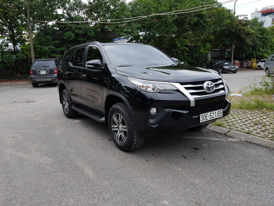 Giới thiệu dịch vụ cho thuê xe 7 chỗ tại Hoamaitour